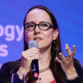 Dr. Caroline Paunov