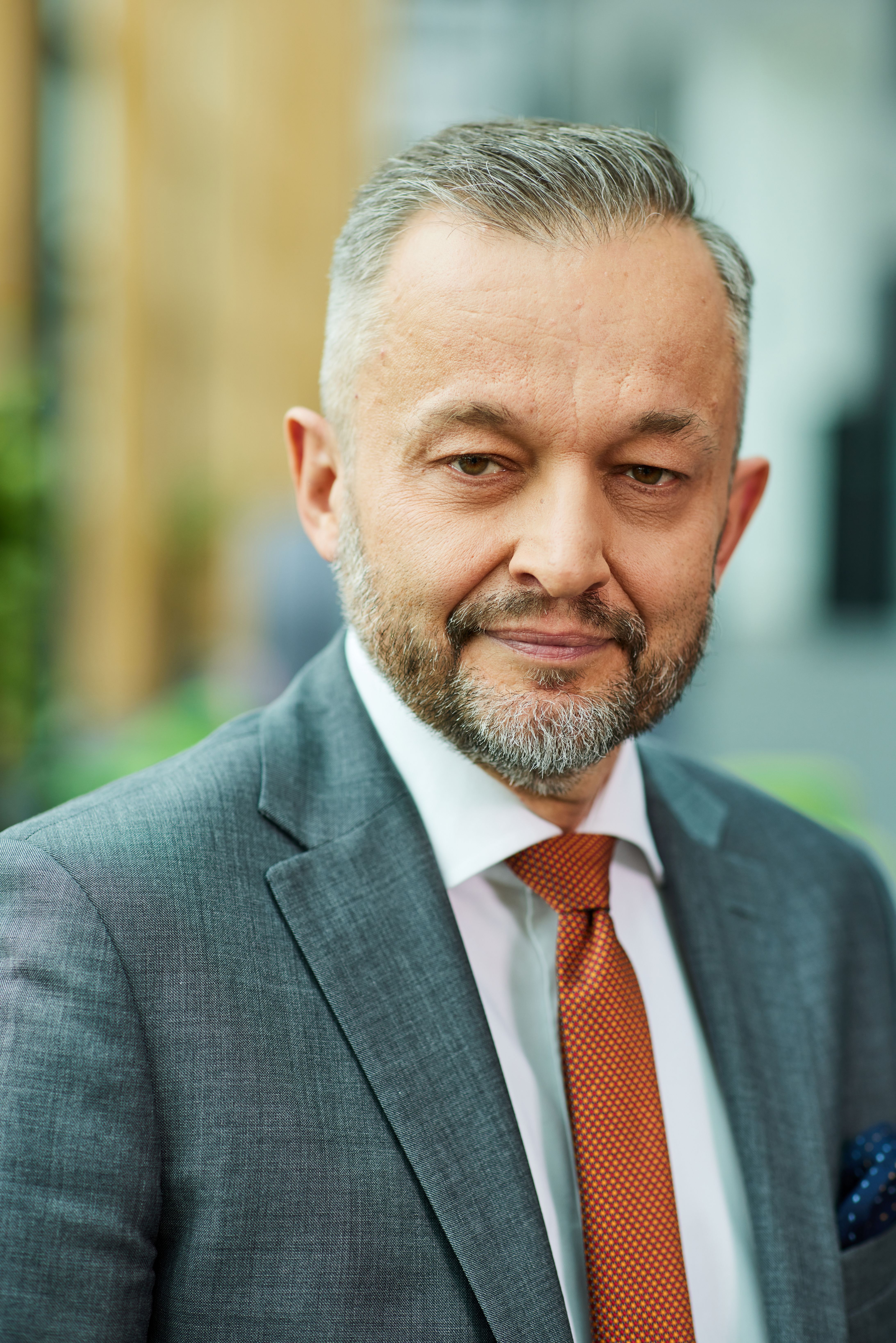 Dr Jarosław F. Mika 