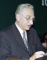 profesor Jerzy Zdzisław Holzer