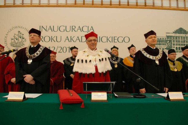 Inauguracja roku akademickiego 2012/2013. Na zdjęciu: prof. Piotr Ostaszewski – prorektor, rektor prof. Tomasz Szapiro, prof. Marek Gruszczyński – prorektor