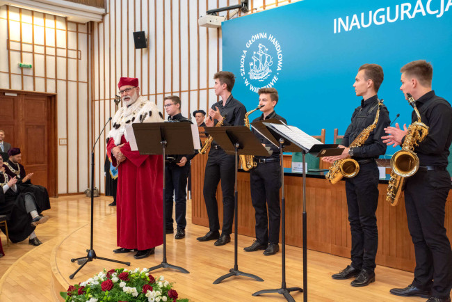 Inauguracja roku akademickiego 2019/2020. Występ uczniów Ogólnokształcącej Szkoły Muzycznej II st. im. Zenona Brzewskiego