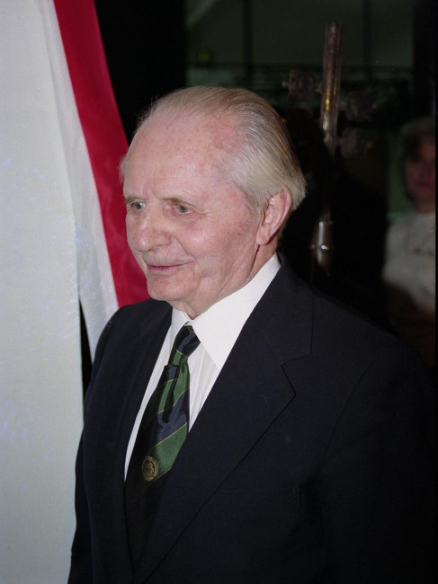 Uroczystość odsłonięcia tablicy pamiątkowej „Młodzieży ku potędze Rzeczypospolitej”, prof. Jan Drewnowski, 17 kwietnia 1996 roku