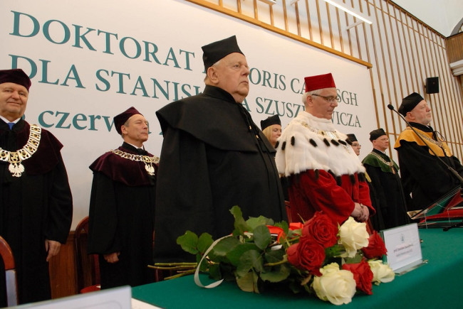 Uroczystość nadania tytułu doktora honoris causa profesorowi Stanisławowi Szuszkiewiczowi