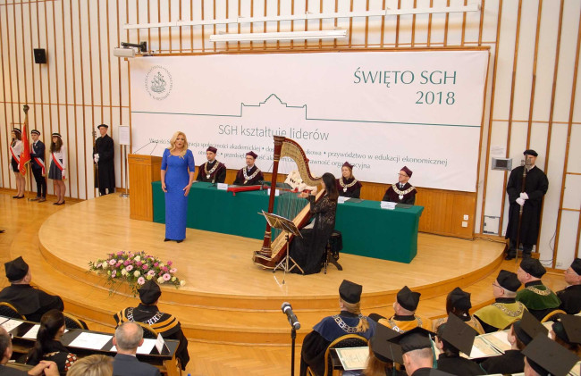 ​Święto SGH, 11 kwietnia 2018 roku, koncert Plaisir d'amour w wykonaniu Małgorzaty Walewskiej – mezzosopran i Małgorzaty Zalewskiej – harfa