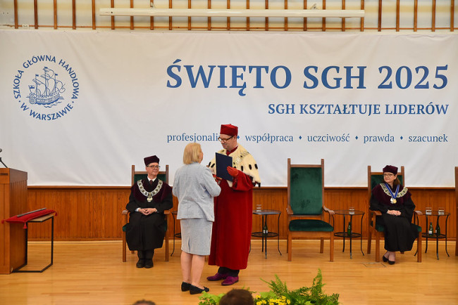 prof. Elżbieta Chrabonszczewska