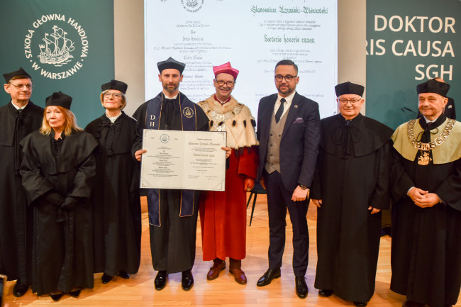 wręczenie dyplomu doktora honoris causa SGH dr. inż. Sławoszowi Uznańskiemu-Wiśniewskiemu