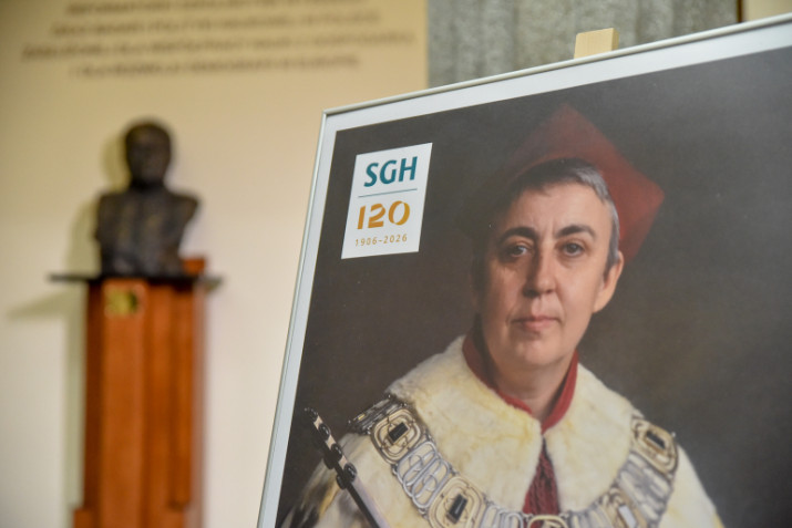 Plakat Janiny Jóźwiak, a w tle popiersie