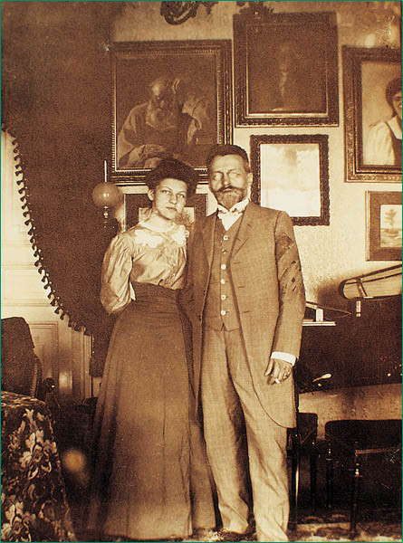 Założyciel Uczelni August Zieliński z córką