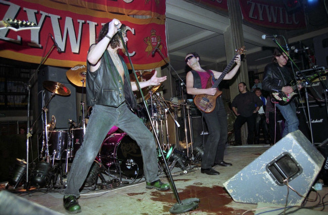 Otrzęsiny, Zespół Perfekt, 1995 rok