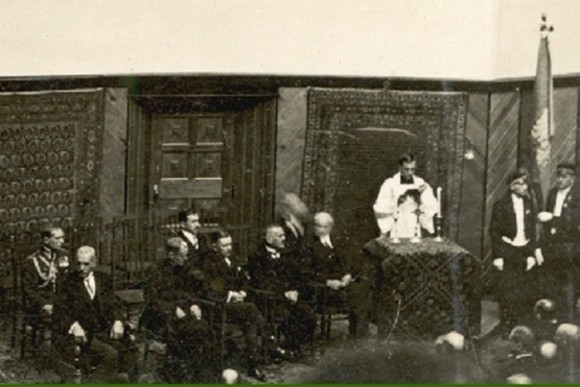 Uroczystość poświęcenia Pawilonu Zakładów Doświadczalnych WSH (Budynek A) z udziałem Prezydenta RP Ignacego Mościckiego (2. z lewej), 6 listopada 1927 rok