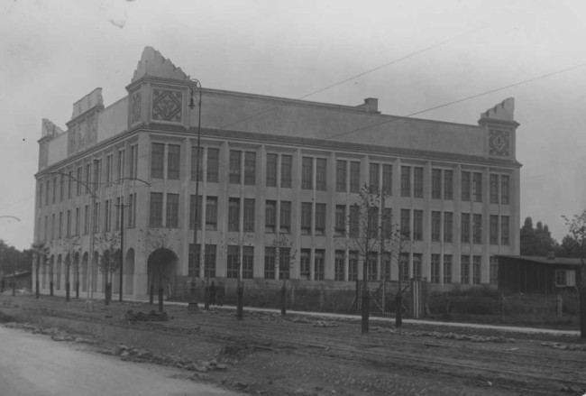 Pawilon Zakładów Doświadczalnych (Budynek A) Wyższej Szkoły Handlowej w Warszawie przy ul. Rakowieckiej 6, lata 1927-1929, Żródło: NAC