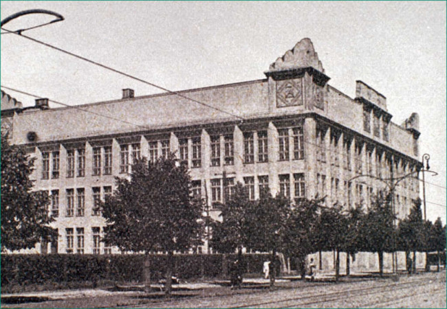 Budynek A przy ulicy Rakowieckiej, lata międzywojenne XX wieku