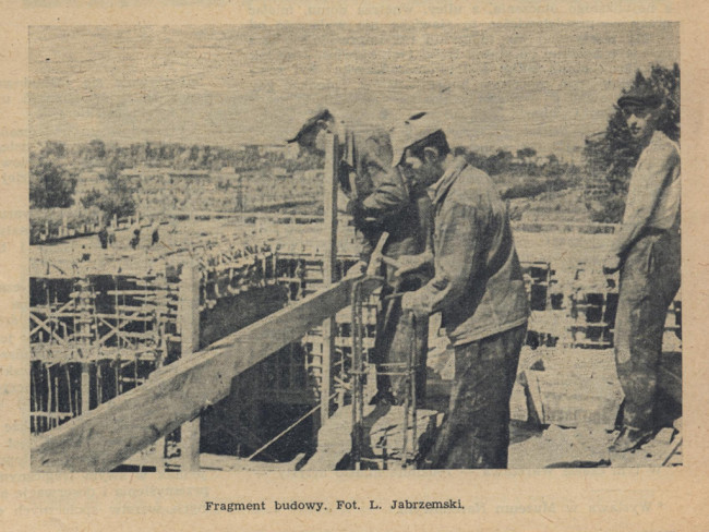 Budowa Gmachu Głównego SGPiS,  sierpień 1951 rok. Źródło: Stolica, nr 16, 1 września 1951