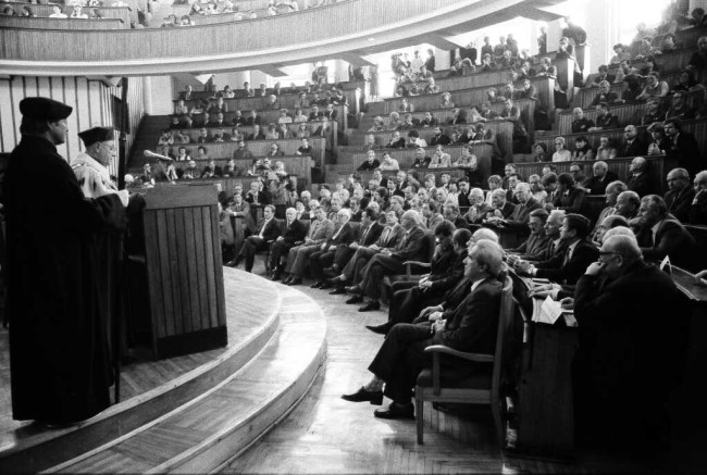 Inauguracja roku akademickiego 1984/1985  Goście i społeczność akademicka
