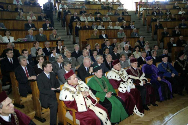 Inauguracja roku akademickiego 2000/2001. Goście i społeczność akademicka
