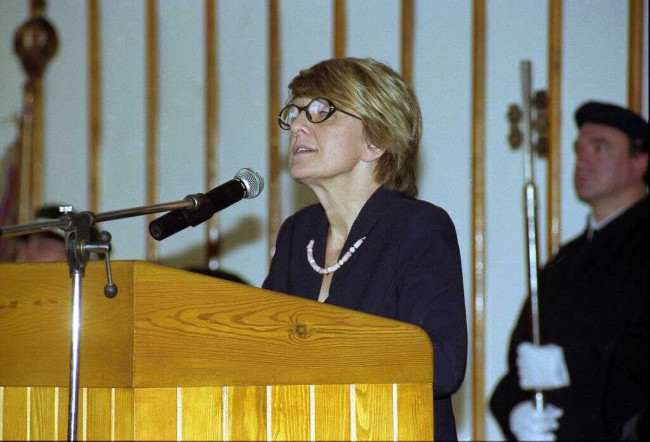 Inauguracja roku akademickiego 2002/2003. Przemawia prof. Danuta Hübner – sekretarz Urzędu Komitetu Integracji Europejskiej