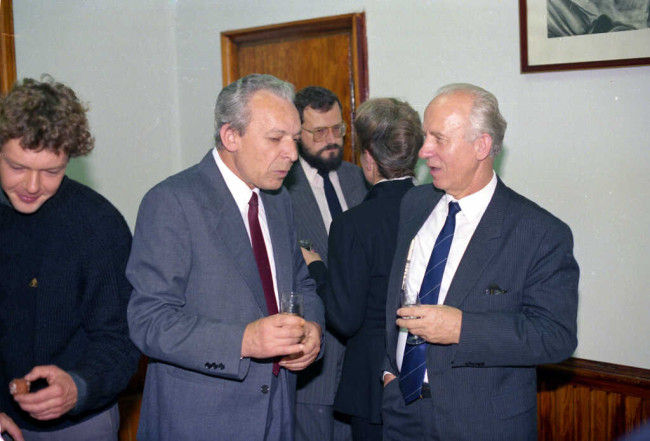 Inauguracja roku akademickiego 1990/1991. Spotkanie w Sali Senatu. Rozmawiają prof. Wojciech Wrzosek, prof. Klemens Białecki, dr hab. Wojciech Paprocki i prof. Eufemia Tejchmann