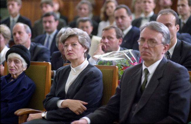 Inauguracja roku akademickiego 1992/1993. Na zdjęciu prof. Ryszard Stemplowski – szef kancelarii Sejmu,  Hanna Suchocka – prezes Rady Ministrów, Ada Kalecka, wdowa po prof. Michale Kaleckim