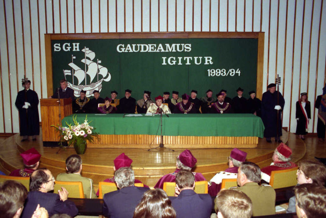 Inauguracja roku akademickiego 1993/1994. Wykład inauguracyjny wygłasza prof. Adam Budnikowski