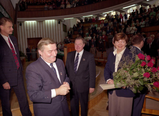 Zakończenie inauguracji. Lech Wałęsa – Prezydent Rzeczypospolitej Polskiej, prof. Urszula Grzelońska, prof. Aleksander Müller