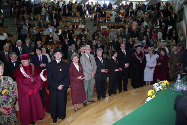 Inauguracja roku akademickiego 1996/1997. Odznaczeni pracownicy SGH