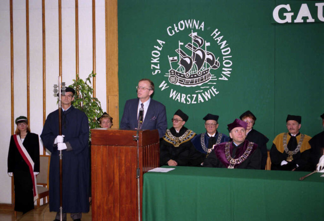 Inauguracja roku akademickiego 1997/1998. Wykład inauguracyjny wygłasza prof. Grzegorz Kołodko