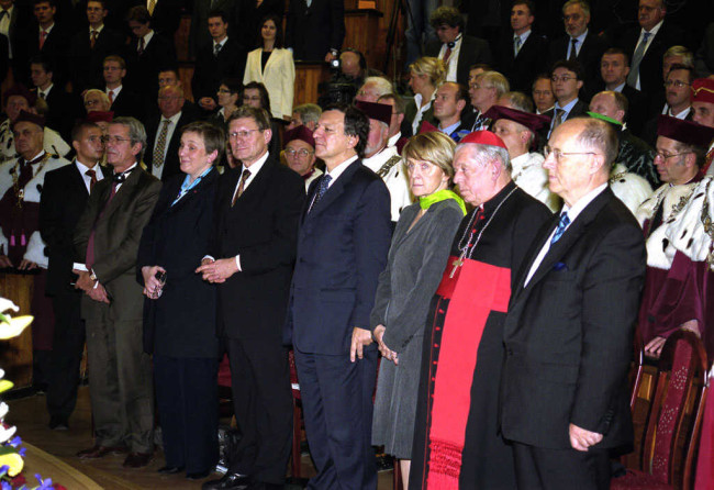 Inauguracja roku akademickiego 2006-2007  Goście i społeczność akademicka: prof. Michał Seweryński – minister nauki i szkolnictwa wyższego, Jego Eminencja Kardynał Józef Glemp – Prymas Polski, prof. Danuta Hübner – komisarz ds. polityki regionalnej, José Manuel Durão Barroso – przewodniczący Komisji Europejskiej, prof. Leszek Balcerowicz, Róża Thun – dyrektor Przedstawicielstwa Komisji Europejskiej w Polsce