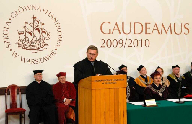 Inauguracja roku akademickiego 2009/2010. Wykład inauguracyjny wygłasza prof. Leszek Balcerowicz​