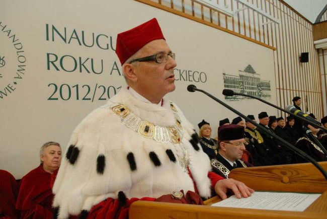 Inauguracja roku akademickiego 2012/2013. Przemawia rektor prof. Tomasz Szapiro