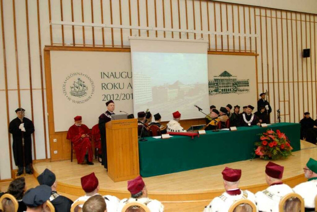 Inauguracja roku akademickiego 2012/2013. Wykład inauguracyjny wygłasza prorektor prof. Marek Bryx