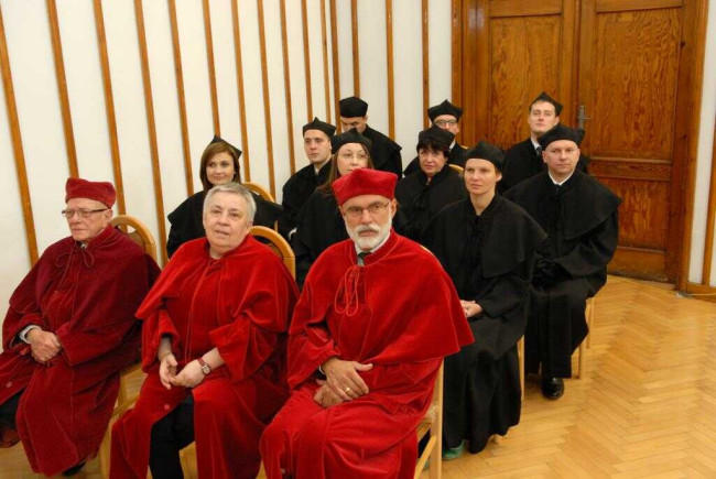 Inauguracja roku akademickiego 2013/2014. Na zdjęciu byli rektorzy: prof. Zygmunt Bosiakowski – rektor SGPiS w latach 1983-1990, prof. Janina Jóźwiak – rektor SGH w latach 1993-1999, prof. Marek Rocki – rektor SGH w latach 1999-2005