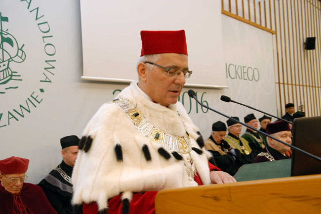 Inauguracja roku akademickiego 2015/2016. Przemawia rektor prof. Tomasz Szapiro