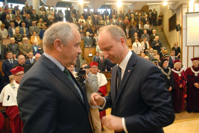 Prof. Tadeusz Szumlicz odbiera Krzyż Kawalerski Orderu Odrodzenia Polski