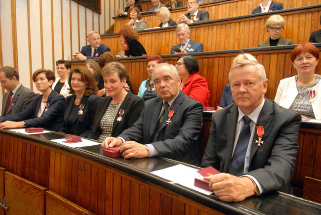 Inauguracja roku akademickiego 2016/2017. Na zdjęciu odznaczeni pracownicy SGH