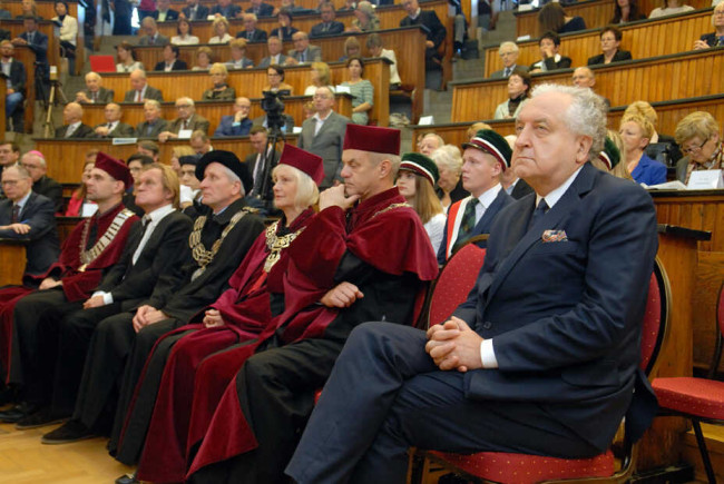 Inauguracja roku akademickiego 2016/2017. Goście i społeczność akademicka. Na zdjęciu: prof. Andrzej Rzepliński, prezes Trybunału Konstytucyjnego