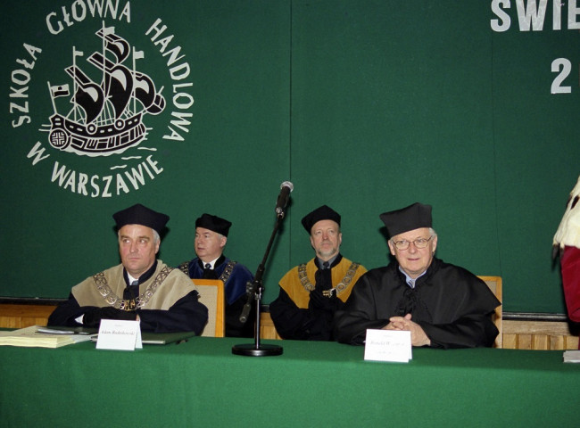 Uroczystość nadania tytułu doktora honoris causa SGH profesorowi Ronaldowi W. Jonesowi