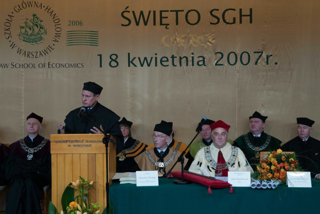 Święto SGH, 18 kwietnia 2007 roku, przemawia prof. Leszek Balcerowicz