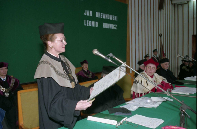 Prof. Eufemia Teichmann – dziekan Kolegium Gospodarki Światowej