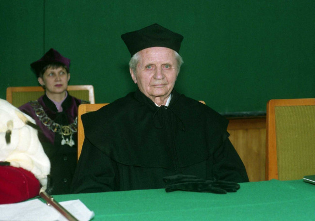 Profesor Jan Drewnowski