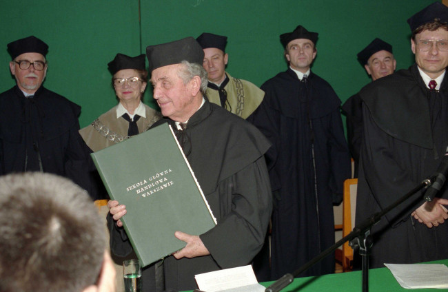 Uroczystość nadania tytułu doktora honoris causa SGH profesorowi Edwardowi Szczepanikowi. Prof. Edward Szczepanik