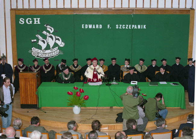 Uroczystość nadania tytułu doktora honoris causa SGH profesorowi Edwardowi Szczepanikowi