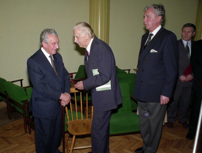 Spotkanie w Klubie Profesorskim po uroczystości nadania tytułu doktora honoris causa SGH profesorowi Edwardowi Szczepanikowi. Z prof. Edwardem Szczepanikiem rozmawia prof. Henryk Skrobisz