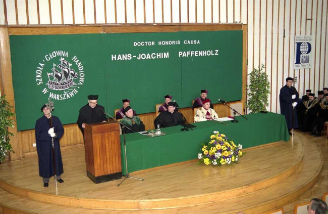 Uroczystość nadania tytułu doktora honoris causa SGH profesorowi Hansowi-Joachimowi Paffenholzowi