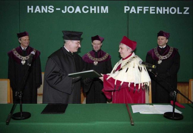 Uroczystość nadania tytułu doktora honoris causa SGH profesorowi Hansowi-Joachimowi Paffenholzowi