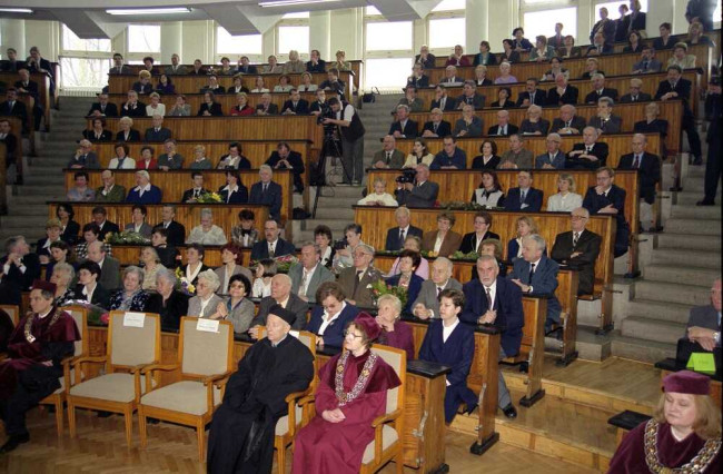 Uroczystość nadania tytułu doktora honoris causa SGH profesorowi Zdzisławowi Fedorowiczowi. Goście i społeczność akademicka