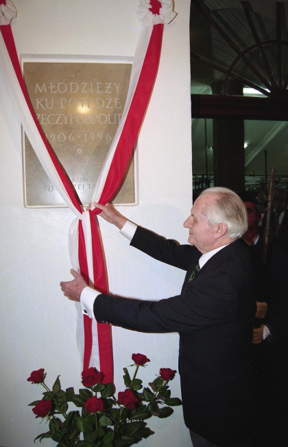 Uroczystość odsłonięcia tablicy pamiątkowej „Młodzieży ku potędze Rzeczypospolitej”, prof. Jan Drewnowski, 17 kwietnia 1996 roku