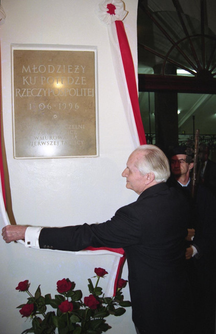 Uroczystość odsłonięcia tablicy pamiątkowej „Młodzieży ku potędze Rzeczypospolitej”, prof. Jan Drewnowski, 17 kwietnia 1996 roku