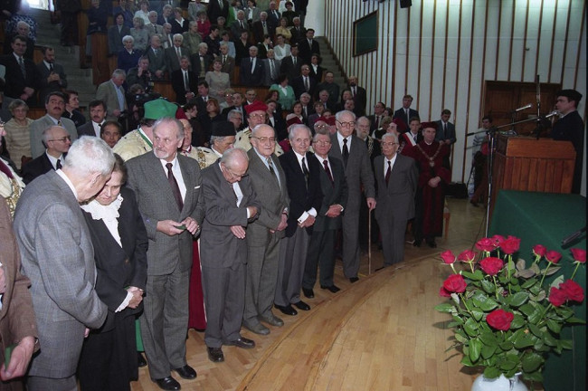 Uroczyste posiedzenie Senatu z okazji 90-lecia SGH, wręczenie pamiątkowych medali 90-lecia SGH
