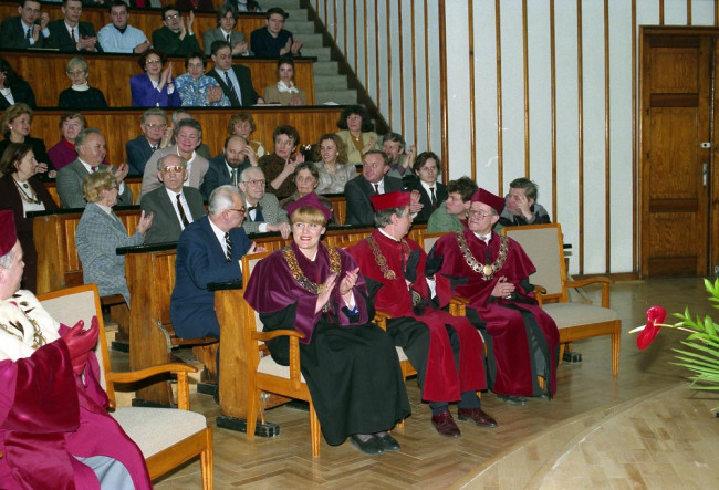 Uroczystość nadania tytułu doktora honoris causa SGH Profesorowi Garemu S. Beckerowi. Goście i społeczność akademicka