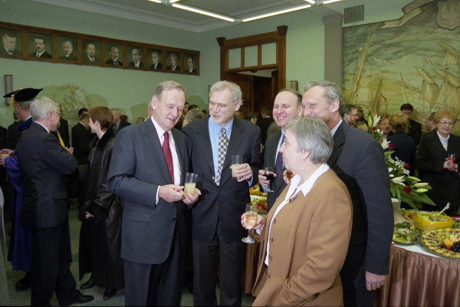 Uroczystość nadania tytułu doktora honoris causa SGH Jeanowi Chrétienowi, premierowi Kanady. Spotkanie w Sali Senatu